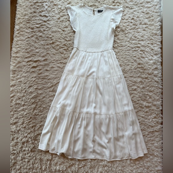 Meroketty brand white flutter sleeve smocked midi dress Women’s size medium - Picture 3 of 6